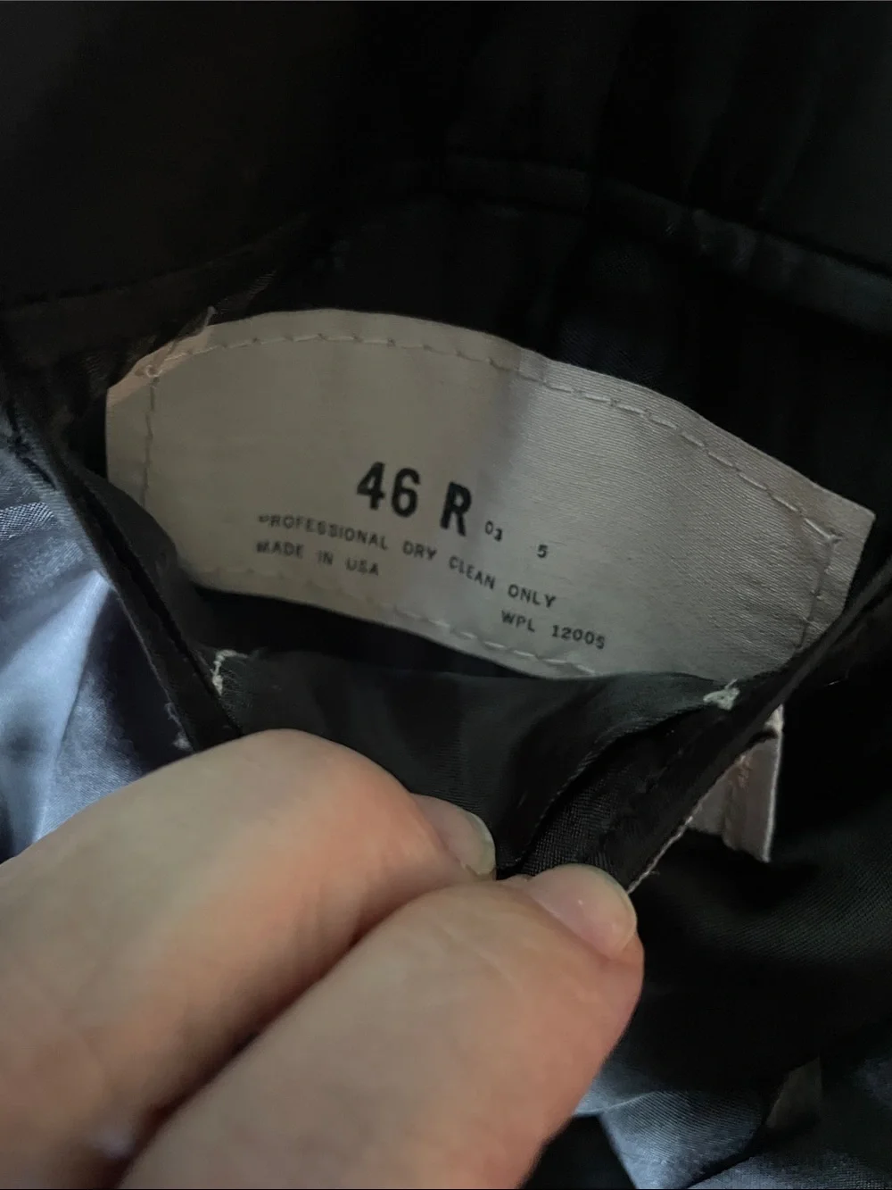 Oscar de la Renta Black Satin Notch Lapel Tuxedo Jacket - Picture 11 of 16